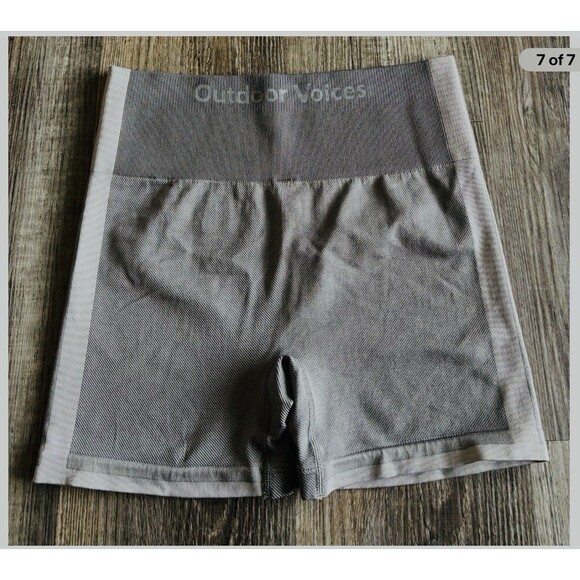 Outdoor Voices Gray Freeform Bike Pull On Compression Shorts Women's Medium - Picture 1 of 6